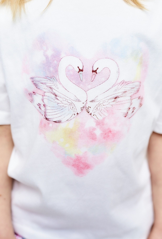 Biały t-shirt z nadrukiem łabędzi