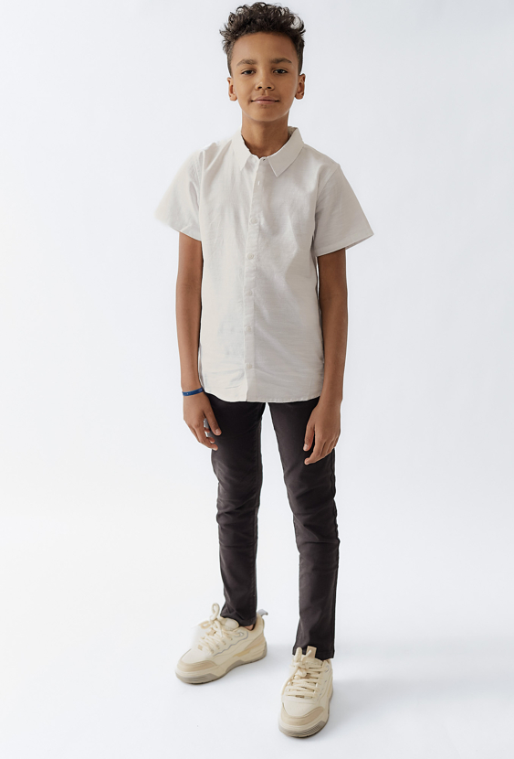 Biała koszula z krótkim rękawem