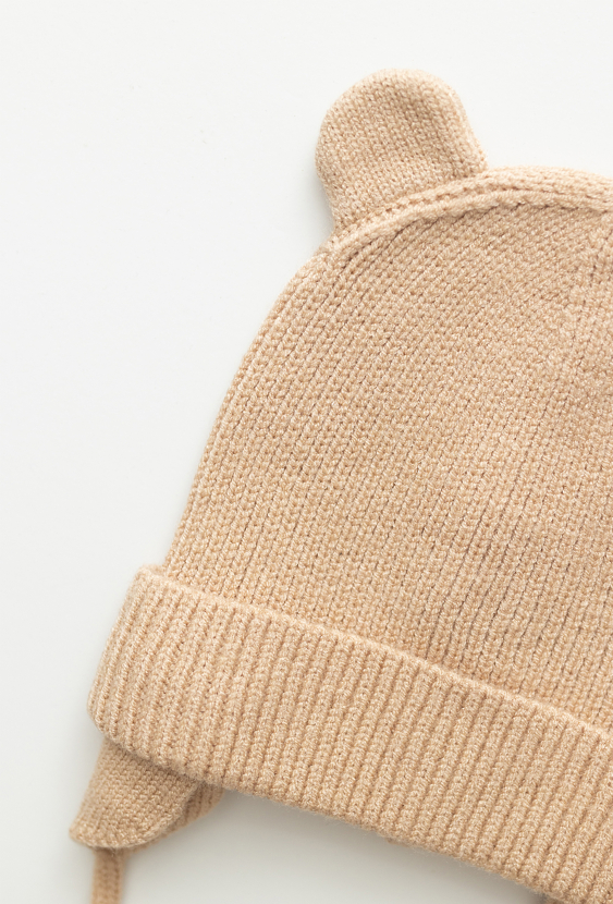 Czapka niemowlęca z uszkami i wiązaniem