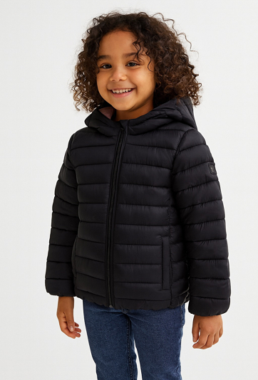 Czarna pikowana, lekka kurtka przejściowa dla dziewczynki