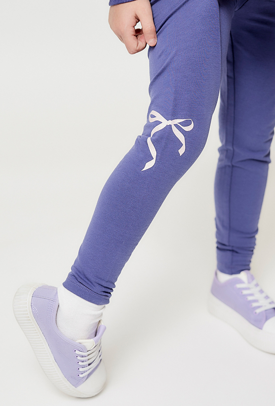 Granatowe legginsy dziewczęce z ozdobną wstążką - 5.10.15,