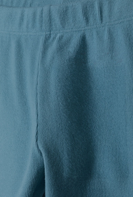 Niebieskie prążkowane legginsy dla dziewczynki