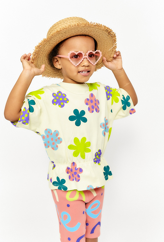 T-shirt w kwiaty z marszczeniem w talii