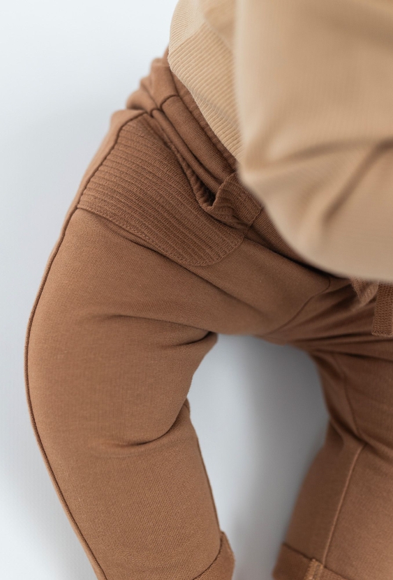 Spodnie dresowe z kieszeniami - slim