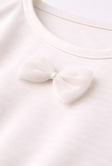 Bluzka dziewczęca z długim rękawem – ozdobne tiulowe kokardki