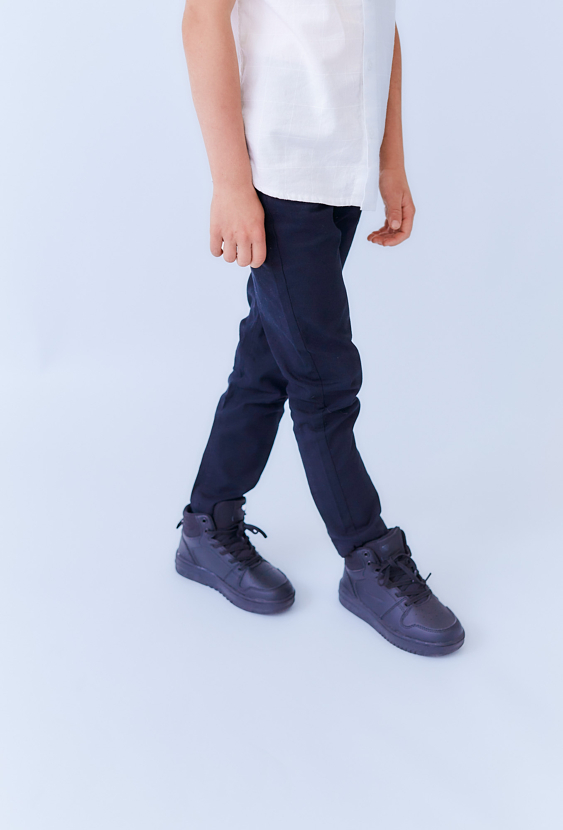 Granatowe spodnie chłopięce klasyczne