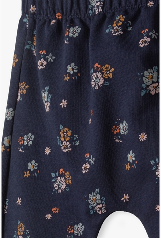 Spodnie dla niemowlaka dziewczynki w kwiatki