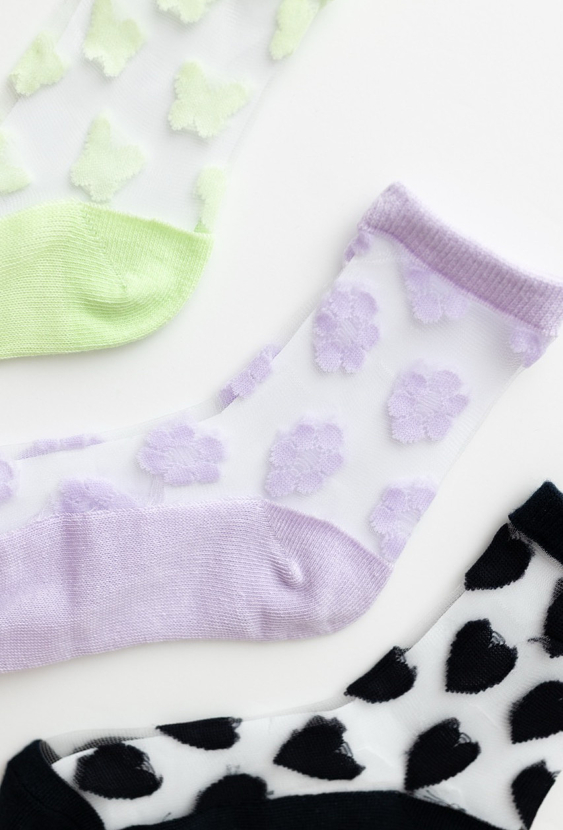 Trzy pary dziewczęcych skarpetek