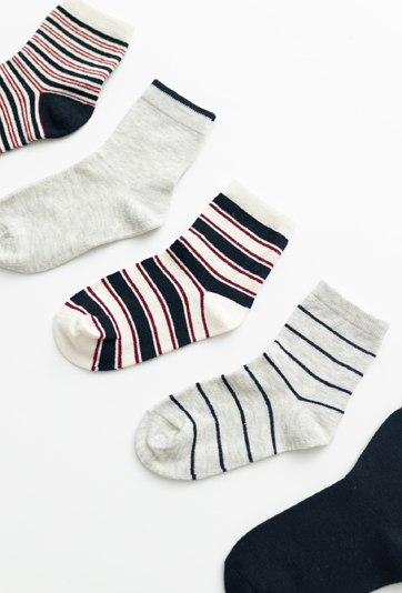 Skarpety chłopięce 5-pak szare gładkie i w paski.