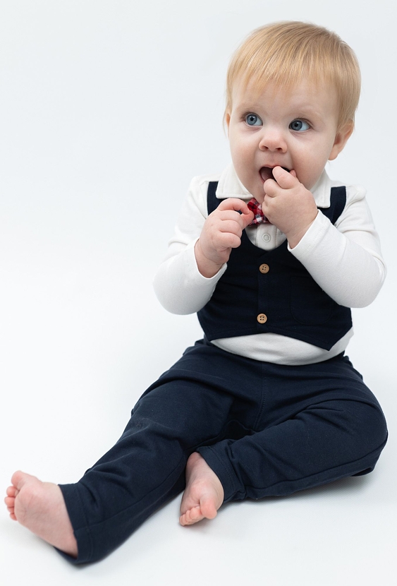 Zestaw dla niemowlaka - spodnie i koszulko-kamizelka