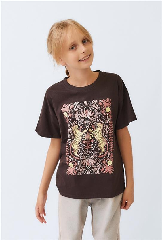 Koszulka dziewczęca brązowa z miękkim nadrukiem.