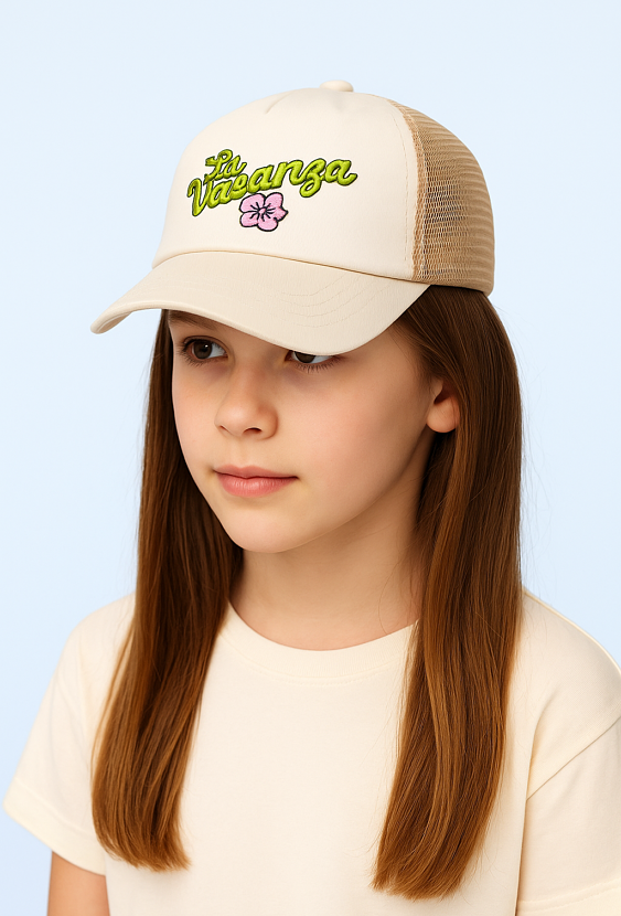 Czapka z daszkiem z haftem