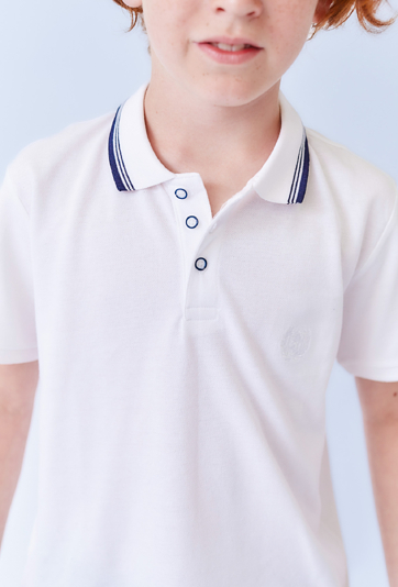 Białe polo chłopięce z kołnierzykiem