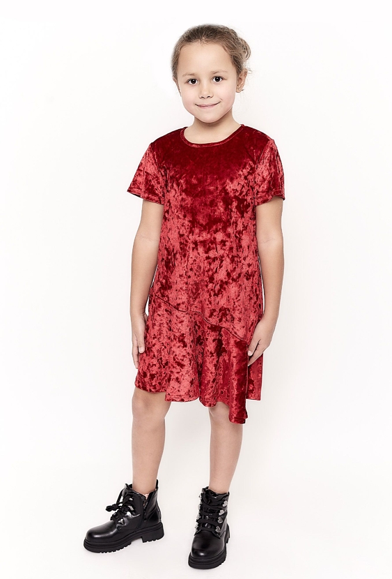 Czerwona sukienka z krótkim rękawem