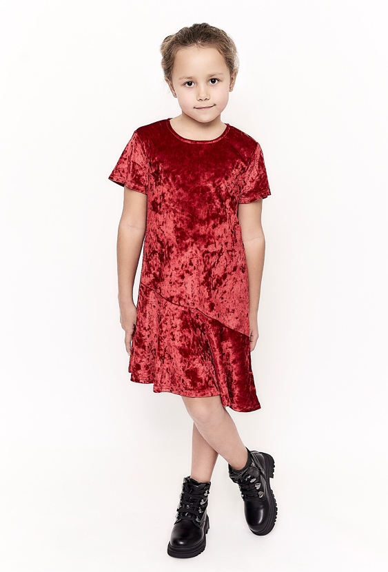 Czerwona sukienka z krótkim rękawem