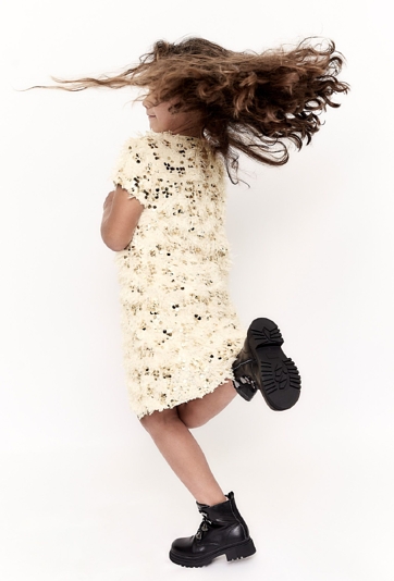 Sukienka z krótkim rękawem z cekinami