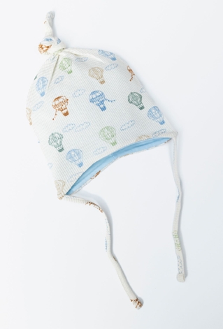 Cienka czapka niemowlęca wiązana