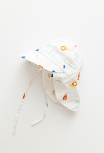 Bawełniana czapka z daszkiem dla niemowlaka – zwierzątka, biała