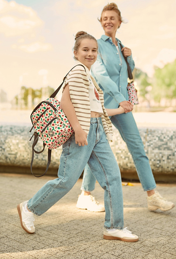 Plecak z kieszeniami na zamek