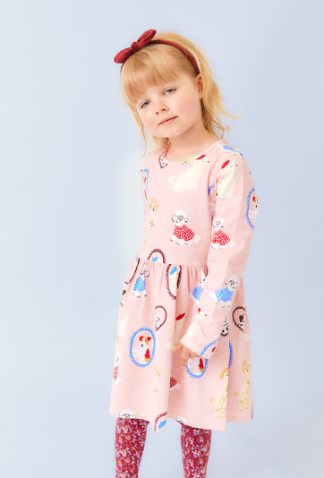 Różowa sukienka dziewczęca z długim rękawem i printem