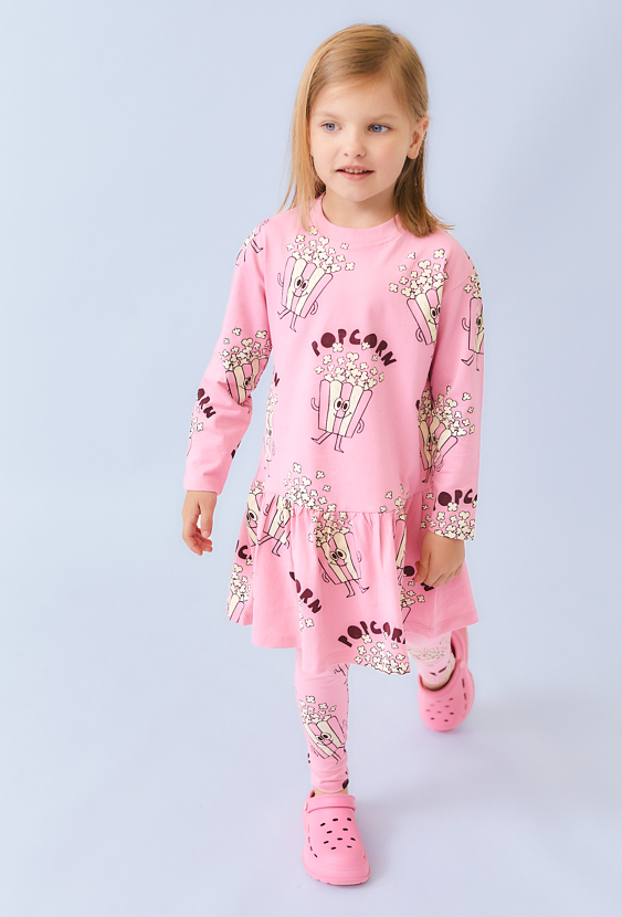 Różowa sukienka dziewczęca z motywem popcornu