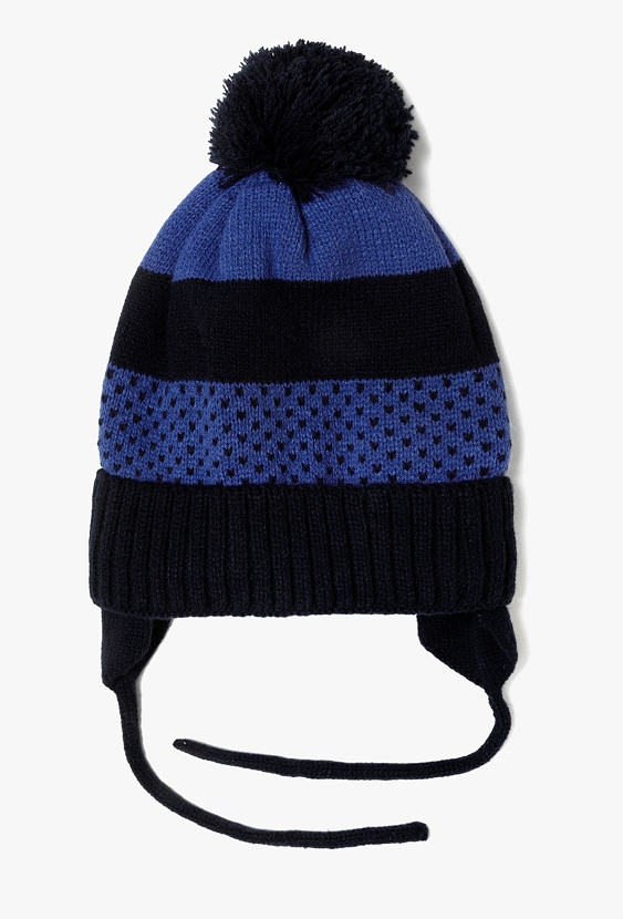 Czapka zimowa dla chłopca w granatowe pasy - wiązana pod szyją