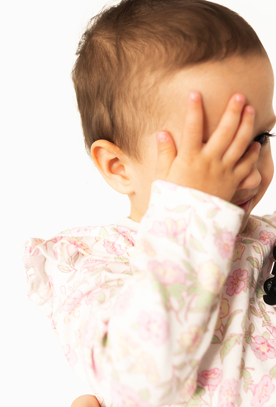 Pajac niemowlęcy dla dziewczynki – kwiatowy wzór