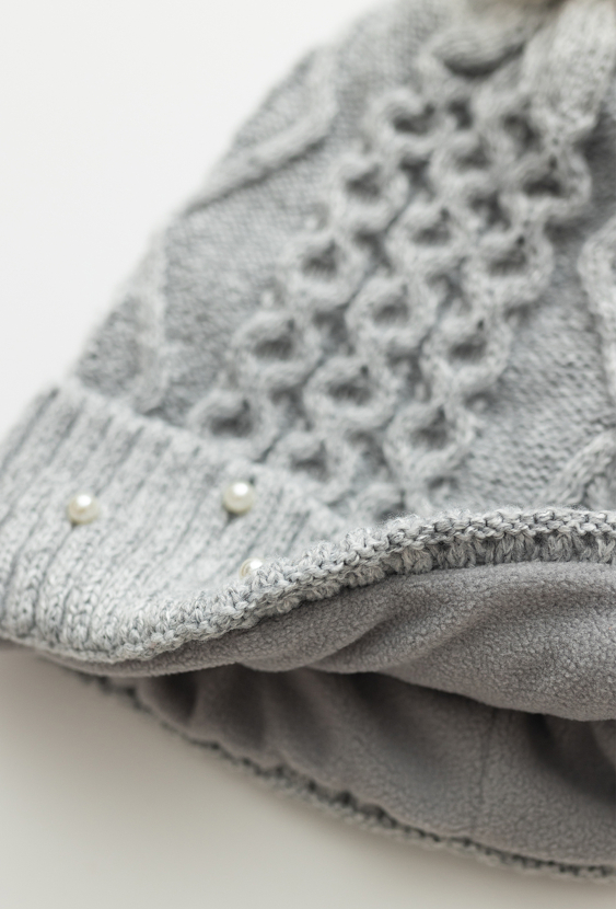 Ciepła czapka zimowa dla dziewczynki z pomponem