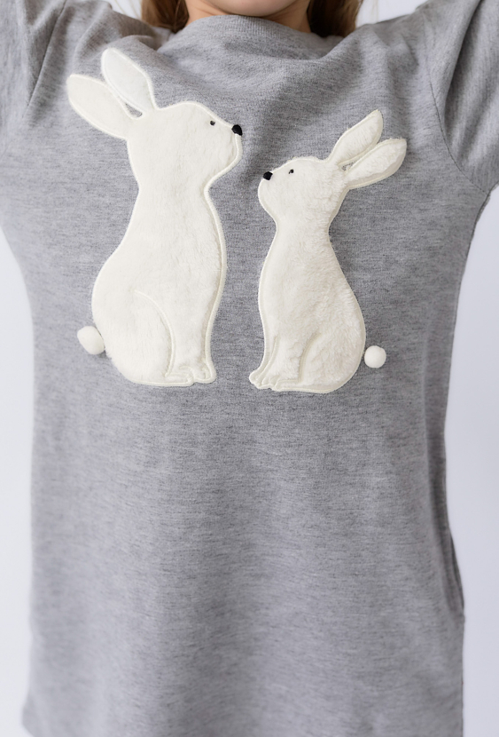 Sukienka dziewczęca z długim rękawem i aplikacją