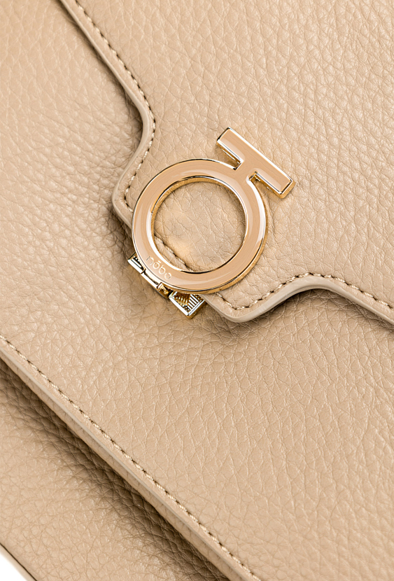 Elegancka shopperka z łańcuszkowymi rączkami