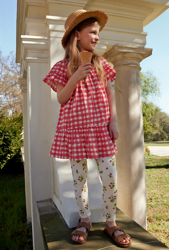 Sukienka w kratkę z falbankami