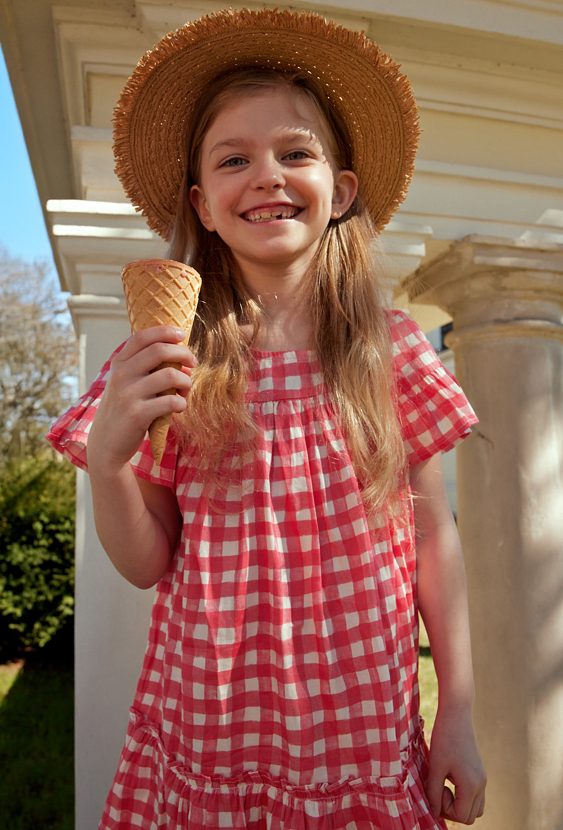 Sukienka w kratkę z falbankami