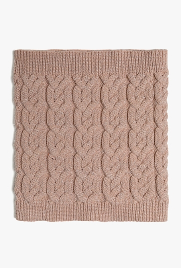 Różowy komin dziewczęcy z ozdobnym splotem