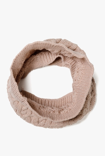 Różowy komin dziewczęcy z ozdobnym splotem