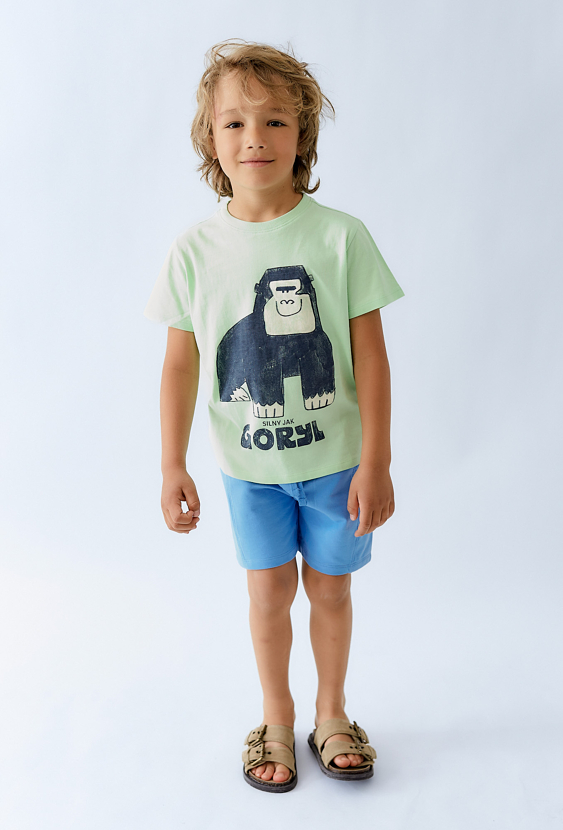 Niebieskie szorty chłopięce