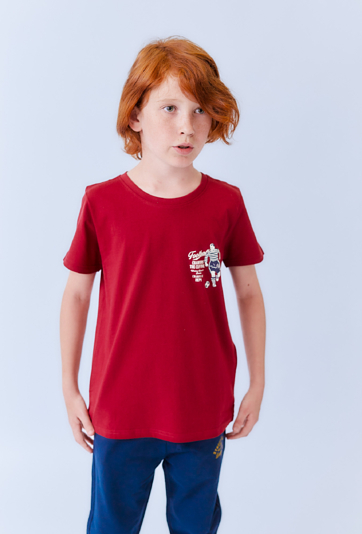 Czerwona koszulka chłopięca z motywem piłkarskim