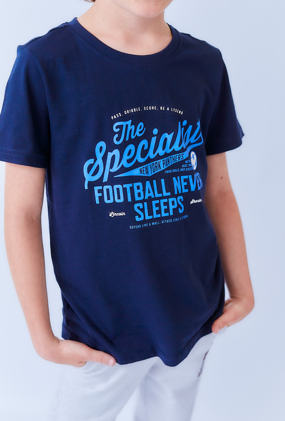 Granatowa koszulka chłopięca z nadrukiem piłkarskim