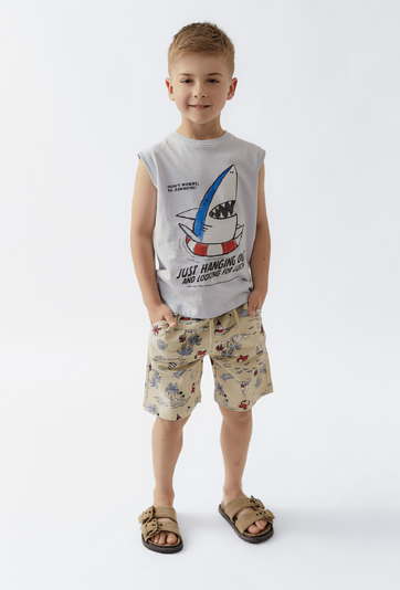 Szorty z wakacyjnym nadrukiem