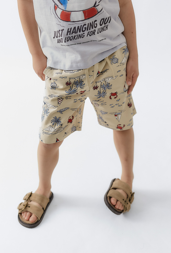 Szorty z wakacyjnym nadrukiem