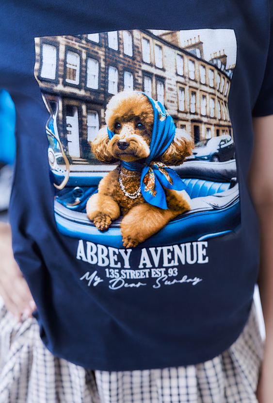 Granatowa dziewczęca koszulka z nadrukiem pieska