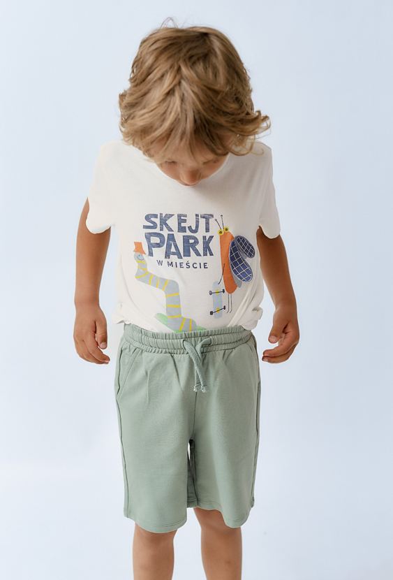 Jasnozielone szorty chłopięce