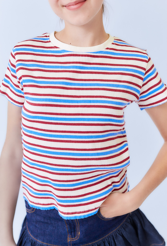 Koszulka dziewczęca ecru w paski.