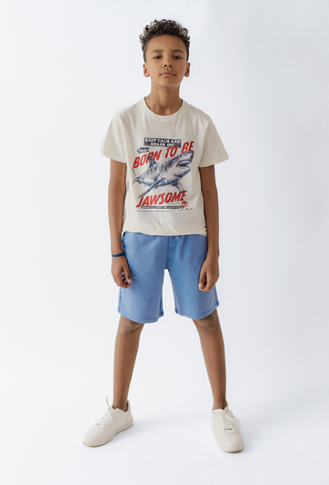 T-shirt chłopięcy z dynamicznym nadrukiem