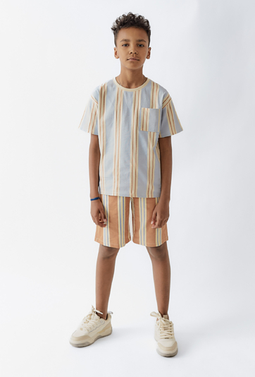 Koszulka chłopięca w paski z kieszonką