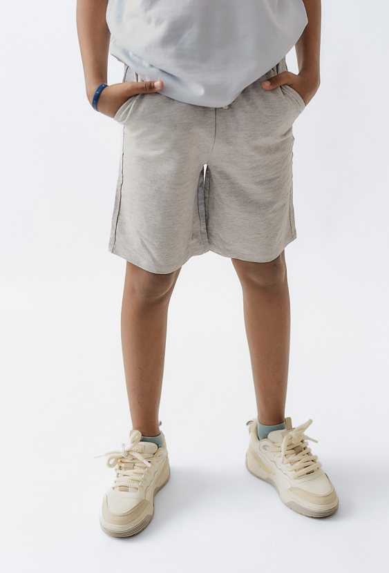 Jasnoszare szorty chłopięce