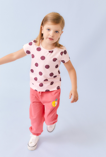 Różowa koszulka dziewczęca w kropki