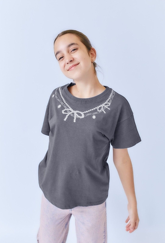 Koszulka z nadrukiem koralików i kokardek