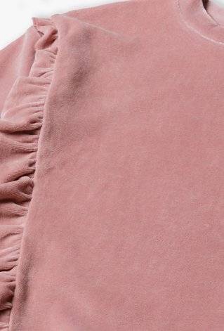 Różowa welurowa bluza dresowa z falbankami