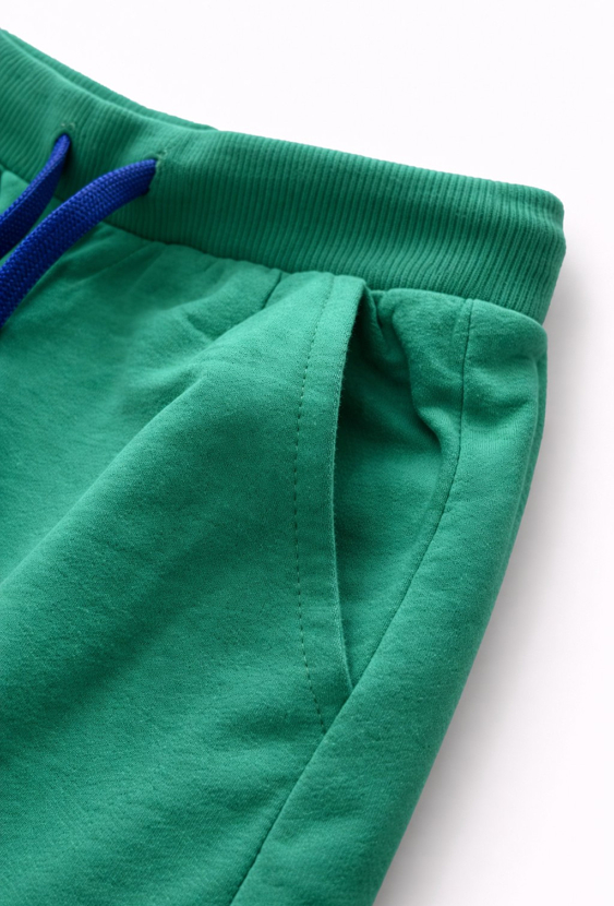 Spodnie dresowe chłopięce – regulacja sznurkiem