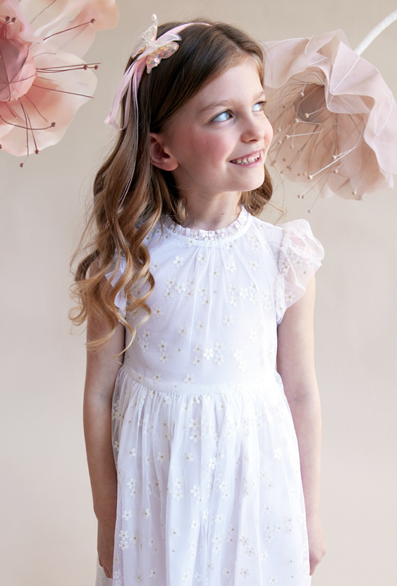 Sukienka z tiulem i kwiatowym haftem